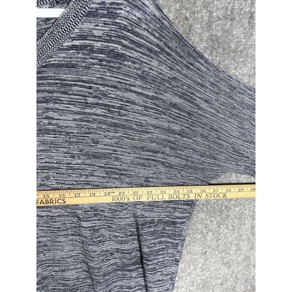 Weekends By Chicos Top Womens Size 2 US Size 12 Blue Knit Short Sleeve V-Neck - Picture 5 of 6